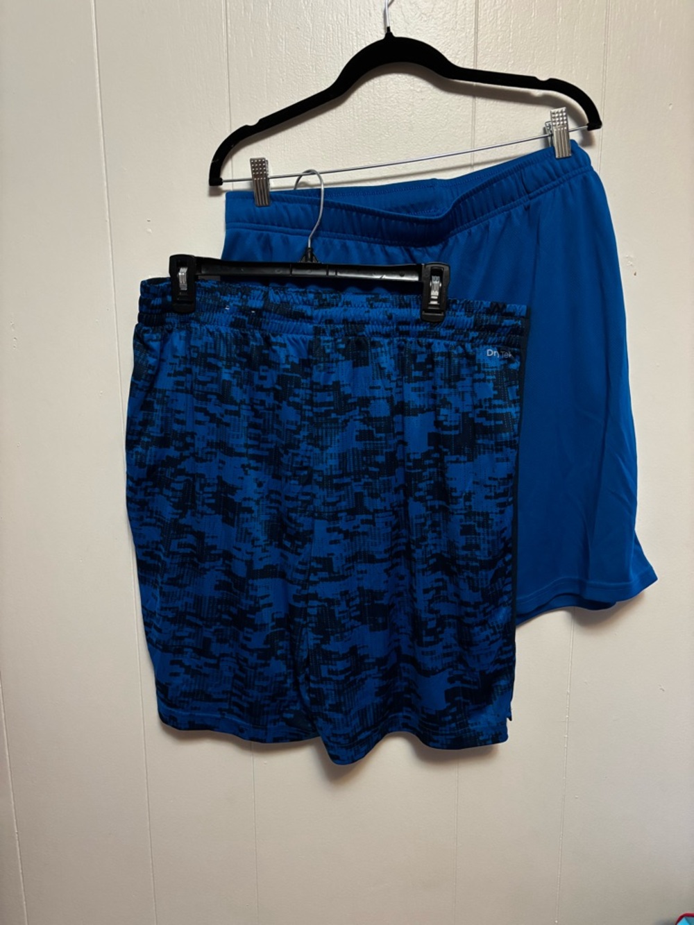 tek gear Blue Men's Athletic Shorts with Blue Camo Waistband